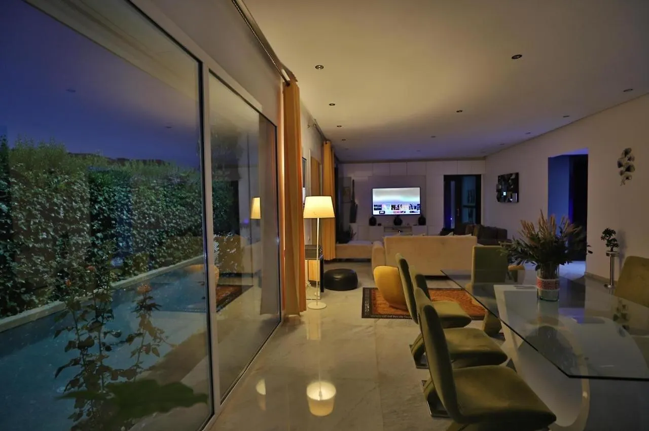 Villa Familiale Moderne Avec Piscine Fes
